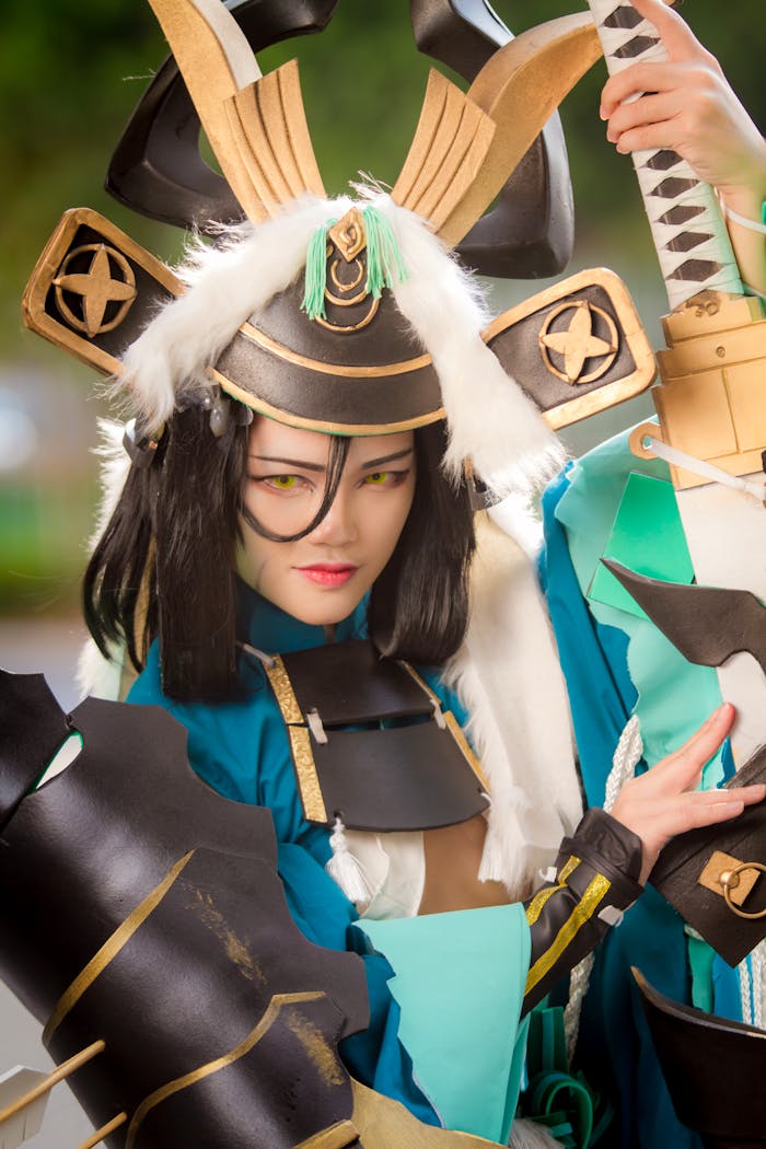services-04 Vibrant cosplay portrait featuring a woman in samurai-themed costume with detailed armor.